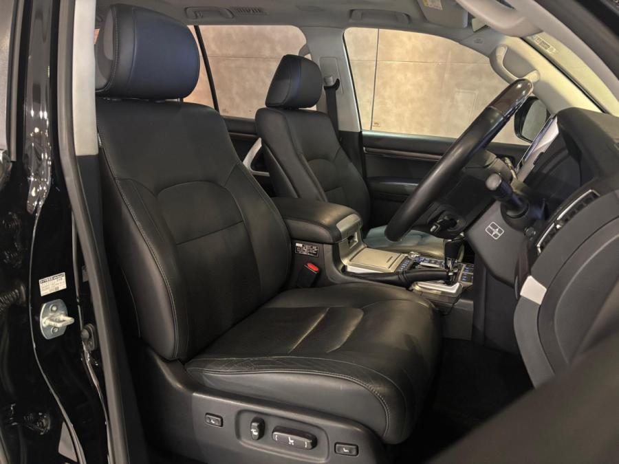 LAND CRUISER ZX - Image 4